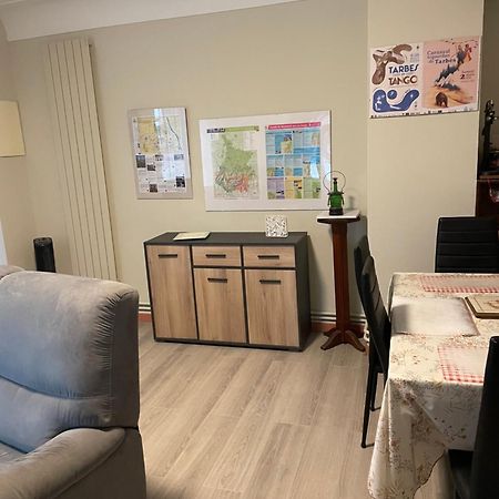 Chez Line Et Francis Appartement Tarbes Buitenkant foto