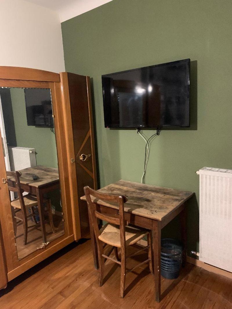 Chez Line Et Francis Appartement Tarbes Buitenkant foto
